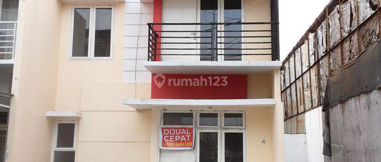 Dijual Rumah Sudut 2 Lantai Di Inti Kota Medan Titipapan 8.4x13  1