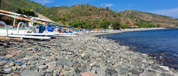 Beach Front Tanah Ngantong Ukuran Kecil di Amed, Karangasem 1