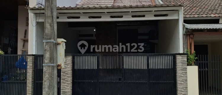 Sell Ready-to-Occupy House in Duta Kranji Bekasi 1