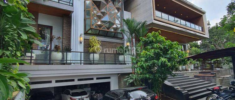 Rumah 2 Lantai Gaya Modern Tropical Lokasi Premium  Furnished 1