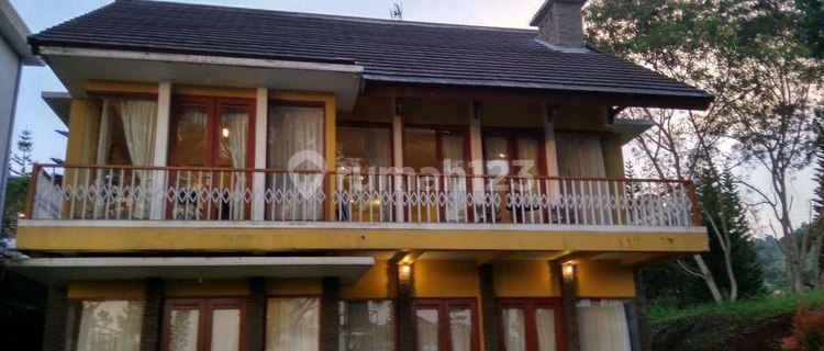Nice and Luxurious House in North Bandung Area, Dago Pakar Resort 1
