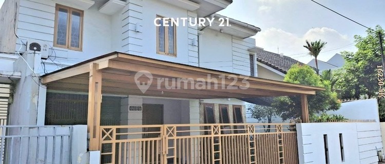 For Sale: Move-in Ready House in a Strategic Location Near the Toll Road in Jagakarsa 1