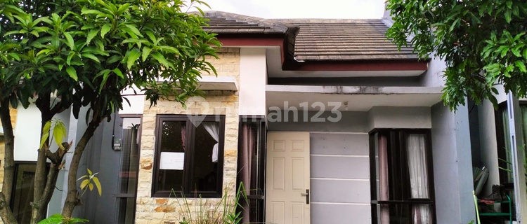 Cozy 2BR House at Perumahan Mahameru Land Cilebut By Travelio Realty 1