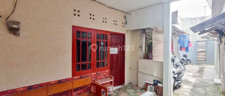2br Unfurnished House At Jakarta Timur Near Halim Perdana Kusuma By Travelio Realty 1