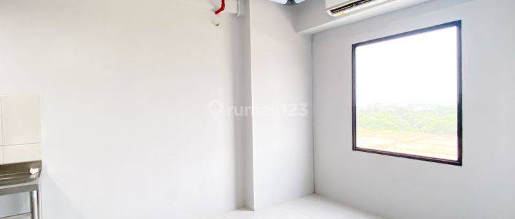 Unfurnished Apartemen Riverdale 1