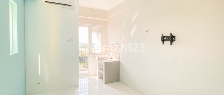 Unfurnished Royal Garden Apartment Near D'Mall Depok 1