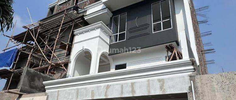 Rumah paling privat dalam townhouse pejaten barat dekat kuningan 1