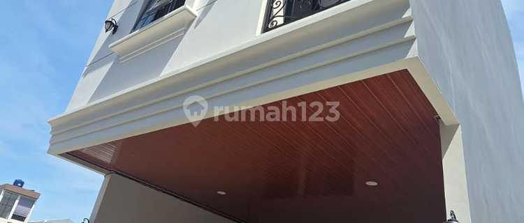 Luxury House in Cipete Adjacent to MRT Hj Nawi and Pim 1