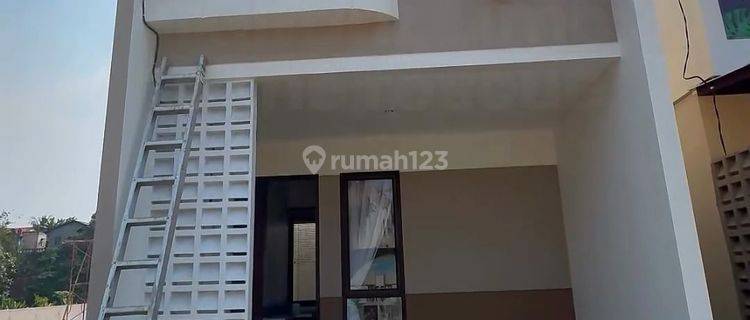 Rumah 2 Lantai Nempel Pintu Tol Cinere Limo   1