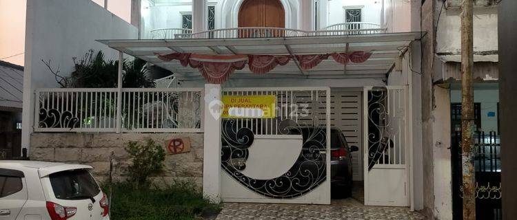 Rumah Mewah + Full Furnish Lokasi Petemon Sawahan Surabaya  1