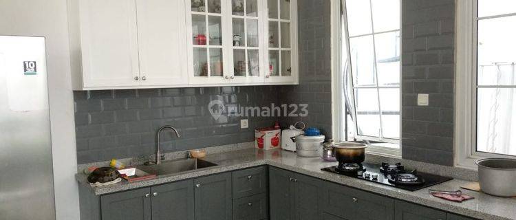 Dijual Rumah Bagus di Alicante Paramount Gading Serpong, Tangerang 1
