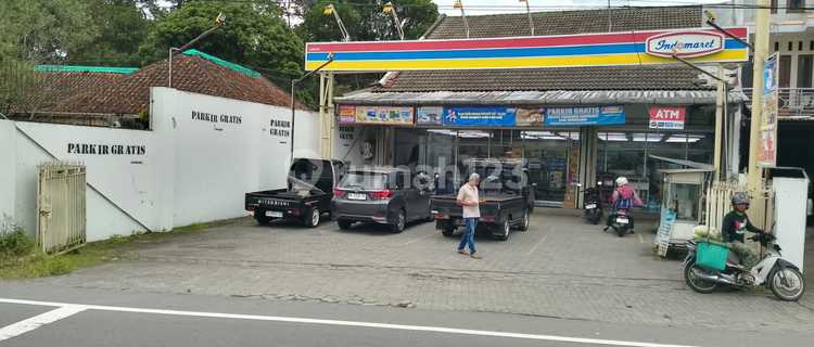 Shop House and Indomaret Business in Jumoyo, Magelang, Central Java 1