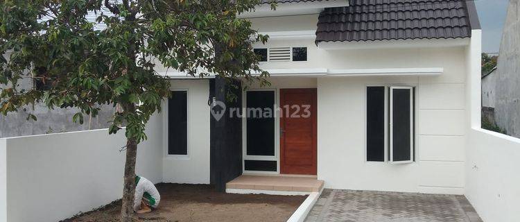 Dijual Rumah Harga Rendah Di Griya Safir Citra, Triharjo, Sleman 1