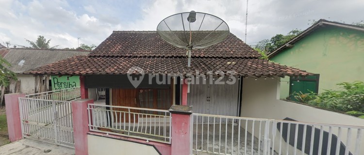 FULLY FURNISHED HOUSE IN WUKIRSARI, IMOGIRI, BANTUL, YOGYAKARTA 1