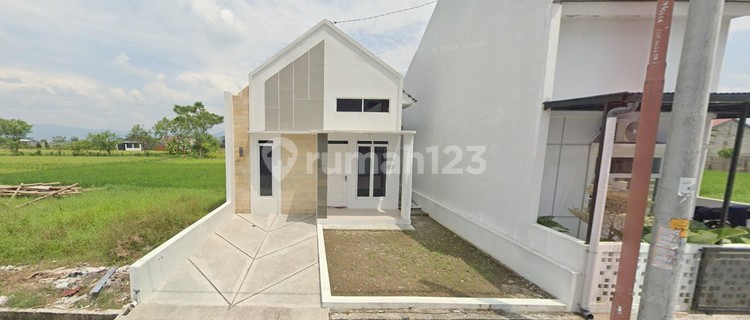 HOUSE IN HOUSING ESTATE, JOGONALAN, KLATEN, CENTRAL JAVA 1