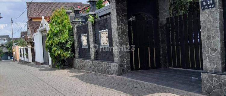 Dijual Rumah Luas Dan Lega Muat 8 Mobil Dekat Kampus Ugm Jogja 1