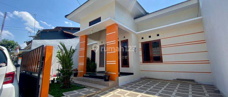 Rumah Baru Dalam Perumahan Seturan Yogyakarta 1