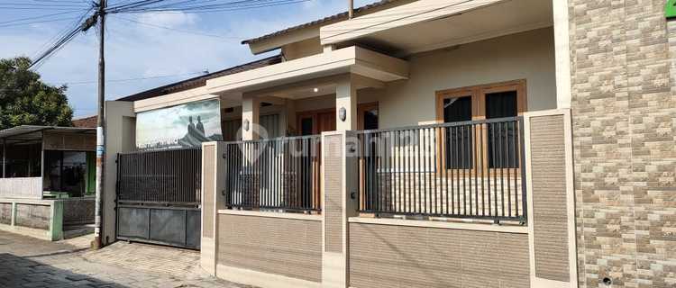 For Sale: 2-Story Residential House and Boarding Rooms Near Amplaz Mall, City Center, Strategic Location. 1