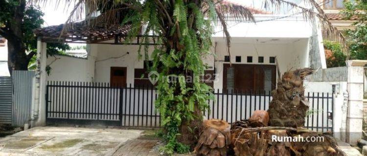 Dijual cepat rumah tua hitung tanah di Cempaka putih Tengah Jakarta pusat  1