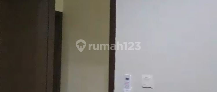 Rumah Hook 2 Lantai bagus dan nyaman sudah ada ac di graha raya bintaro 1