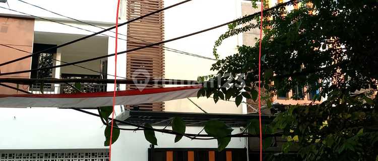 Cheap Sale Below Market! Strategic 3-Story Shop House in Kedoya Raya Cash Only! 1