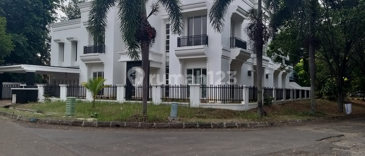 Rumah Hoek American Classic Tanah Besar Harga Murah Giri Loka BSD 1