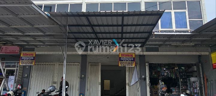 Shop House on Sigura-Gura Road Axis, Lowokwaru, Malang 1