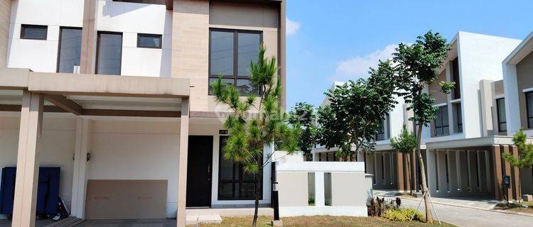 Rumah 2 Lantai Tanah Hook di Cimanggis Podomoro Golf View 1