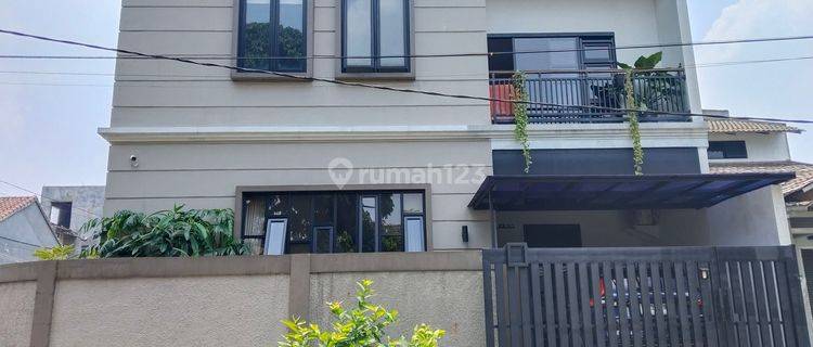 Rumah Hadap Taman Posisi Hook Di Villa Bogor Indah Bogor 1