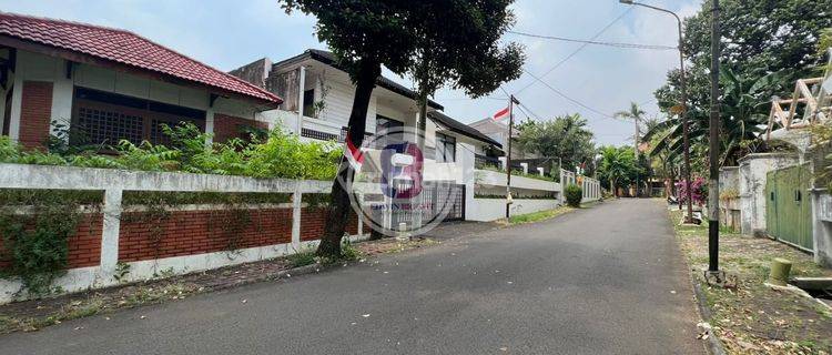 Rumah Semi Furnished di Area Bintaro Sektor 1 Jakarta Selatan 1