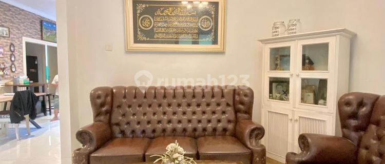 Rumah Dijual Murah di Emerald Bintaro Jaya Sektor 9 Posisi Hoek 1