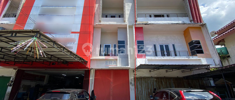 3-Story Concrete Ruko in a Busy Central City Area on Jalan Hasyim 1