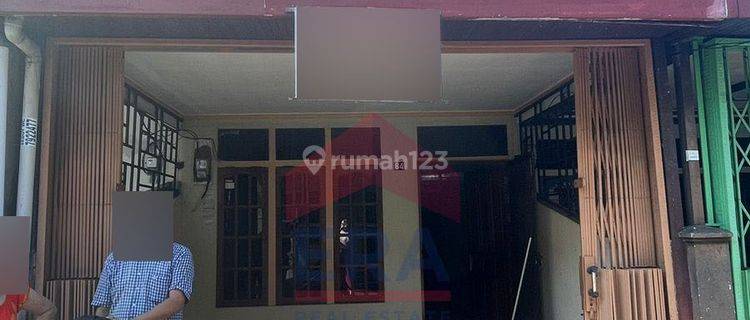 Rumah Bagus Tengah Kota Dan Siap Huni di Merdeka Barat 1