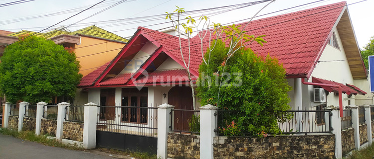 Rumah Terawat Cocok Hunian Keluarga Posisi Hook Kawasan Kota di Suwignyo 1