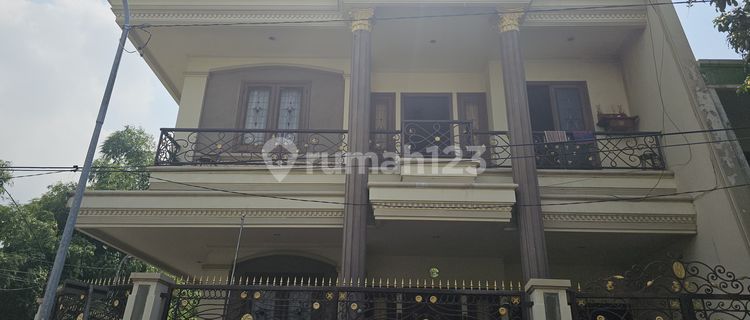 For Sale 2-Story House in Good Condition at Panjang Jiwo Permai 1