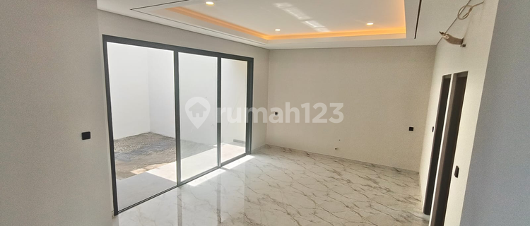 Dijual Rumah Baru Gress Manyar Kertoarjo, Lebar rumah 8, Bagus 1