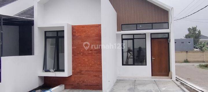 Rumah Hook Lokasi Strategis Dekat Jalan Cihanjuang Cimahi Bandung 1