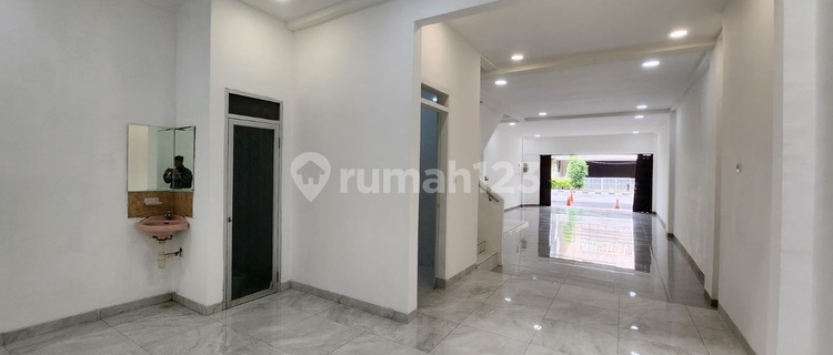 Dekat Java Mall, Ruko 3Lt Mt. Haryono Siap Pakai 1