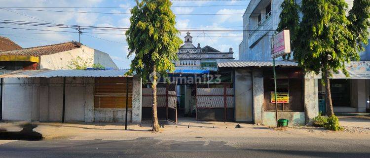 Rumah Bangunan Lama Butuh Renovasi di RE Martadinata cocok untuk segala usaha 1