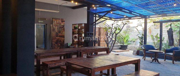 Rumah 2,5 lantai strategis siap pakai SHM cocok untuk resto atau cafe 1