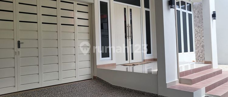 New Gres SHM House on Rejomulyo Street, just a step away from Dr. Cipto Road. 1