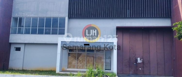 Warehouse and Shop House in Bsb 1