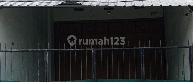 2-Storey Shop House Ready for Use on Jl Bugangan 1