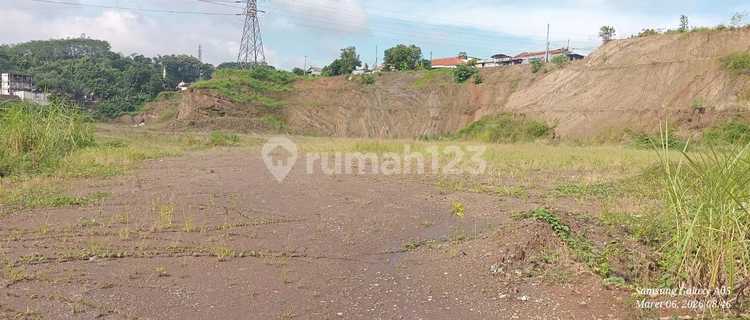 Ready-to-Use Land Suitable for Garage Depot Workshop Heavy Equipment Pool 1