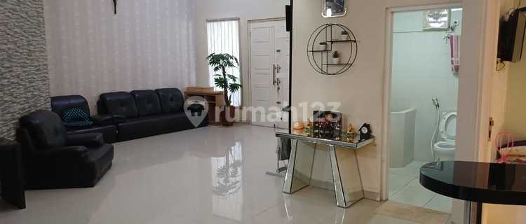 Rumah 2 Lantai Bagus Siap Pakai SHM di Puri Anjasmoro 1