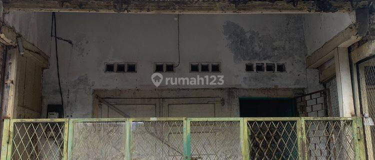 Rumah Bangunan Lama Butuh Renovasi 2 Lantai Shm 1