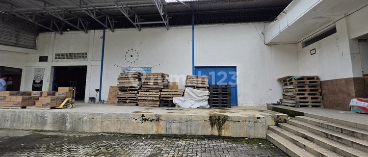 Gudang Siap Pakai Ada Loading Dock dan Kantor 1