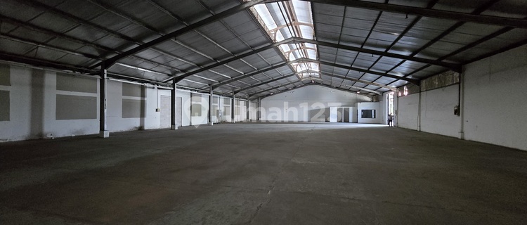 Ready-to-Use Warehouse Near Banyumanik Toll Gate in South Semarang 1