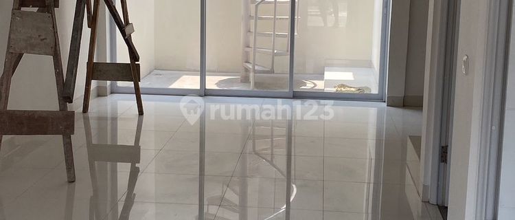 Quick Sale 2-Story House in Ubud Permata Timur, Lippo Karawaci... 4 Bedrooms + 1... Neat... 1