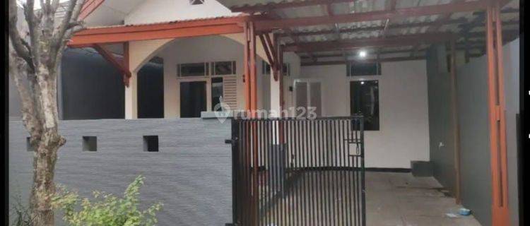 Rumah Dijual
jl. Asalea Iv  Villa Pamulang Mas Bambu Apus, Pamulang, Tangerang Selatan
 1